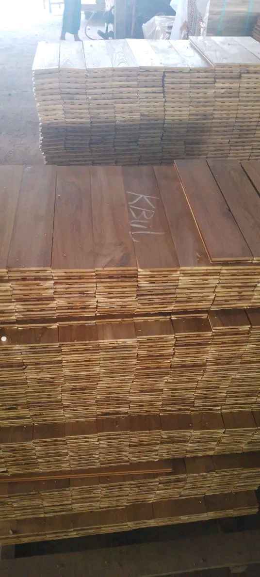 Decking Kayu Azko